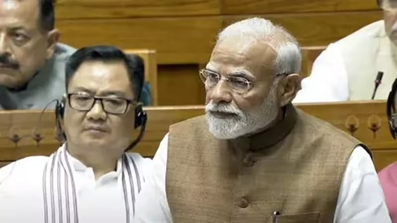 Heated debate in parliament on operation sindoor, PM modi taunt, why is congress MP shashi tharoor silence special